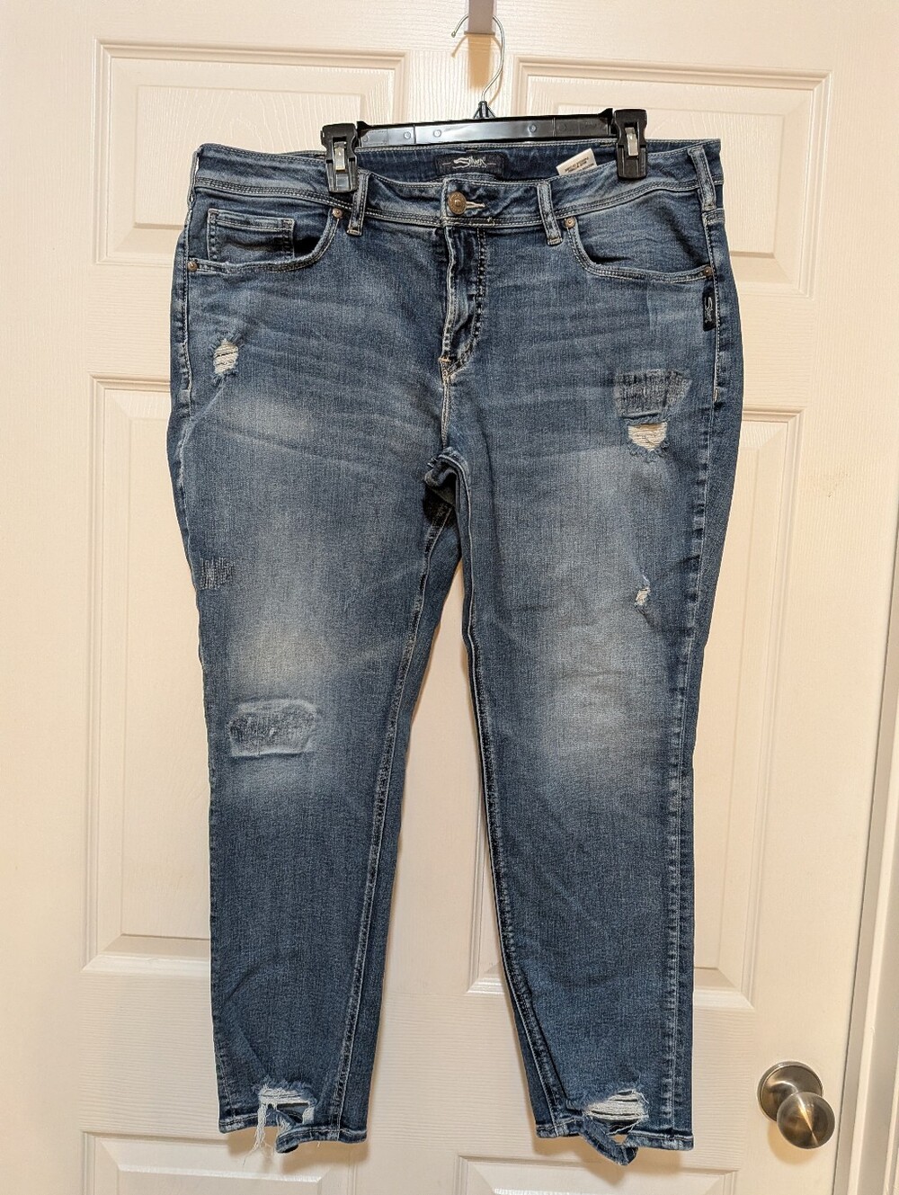Silver Jeans Sam Boyfriend Distressed Jeans 18